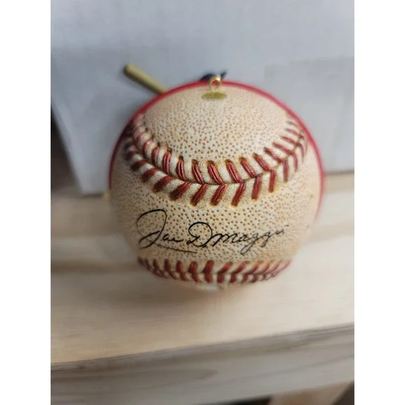 Heirloom Ornament‎ Collection Joltin Joe DiMaggio Baseball 2005 - Picture 5 of 6